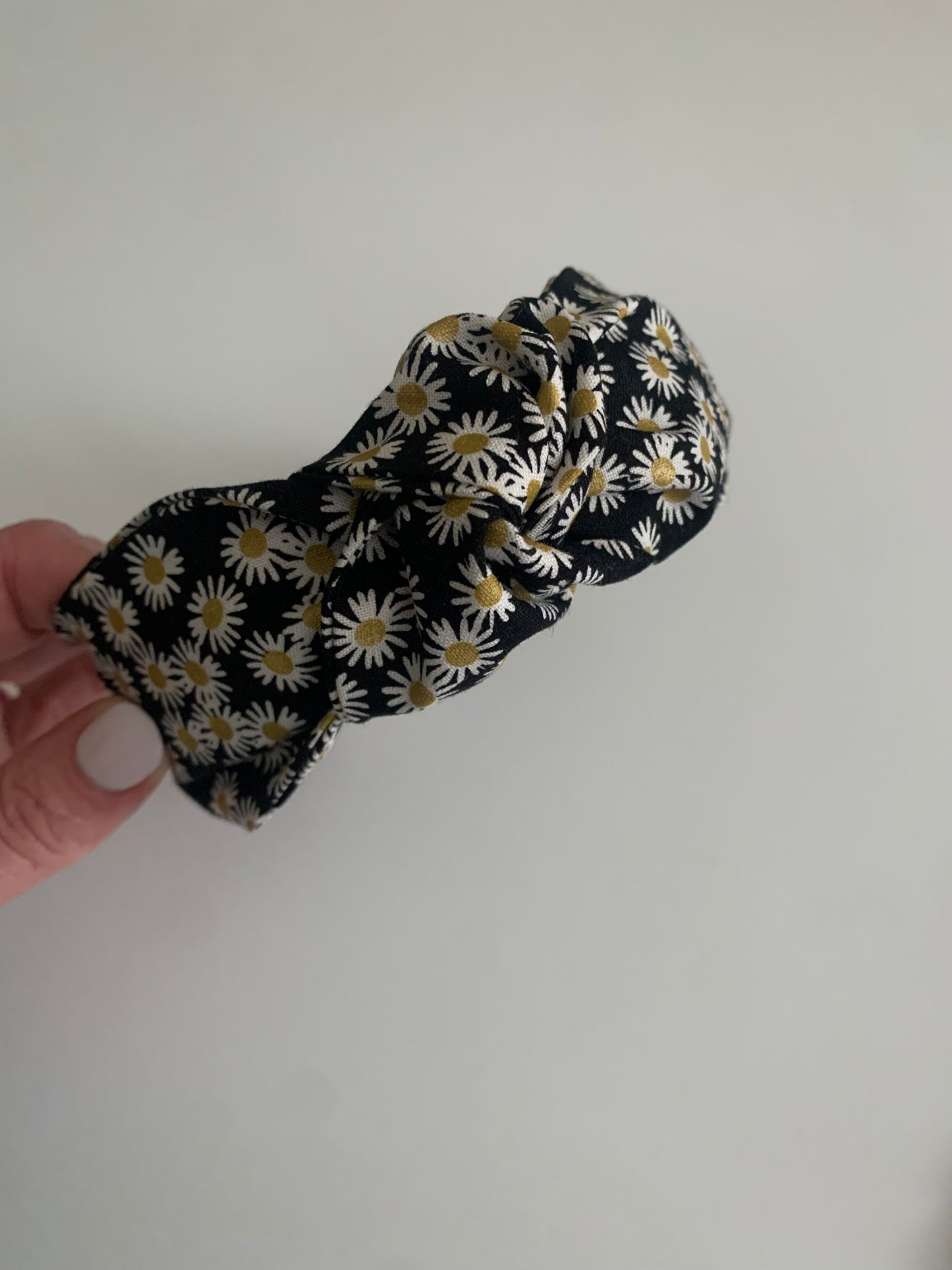 Sparkly Daisies on Black - Knotted Headband