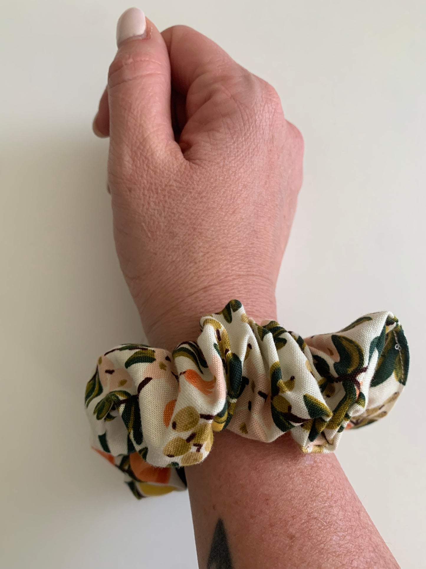 Citrus Floral Cream - Cotton Scrunchie