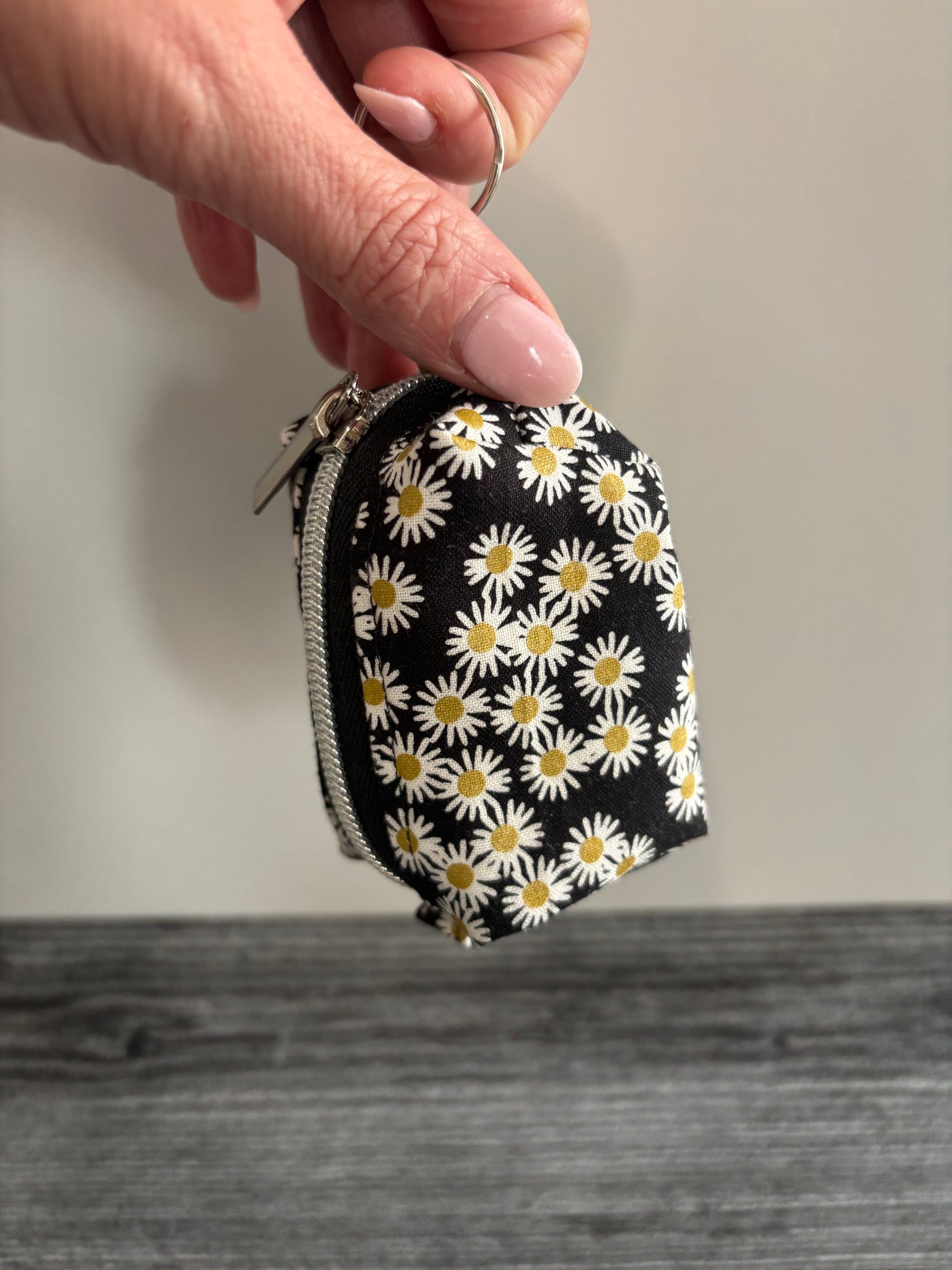 Sparkly Daisies on Black - Waste Bag Dispenser
