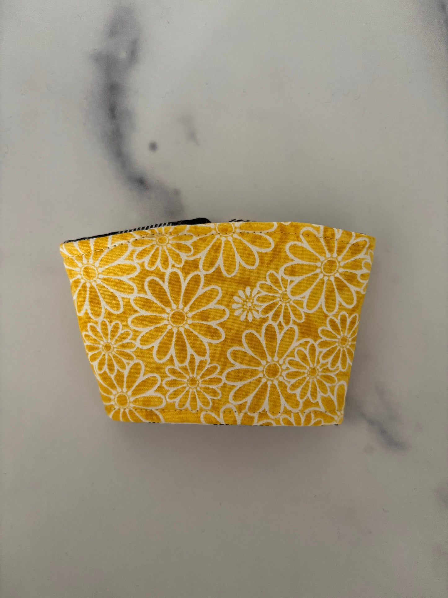 Yellow with White Daisies - Reusable Coffee Sleeve