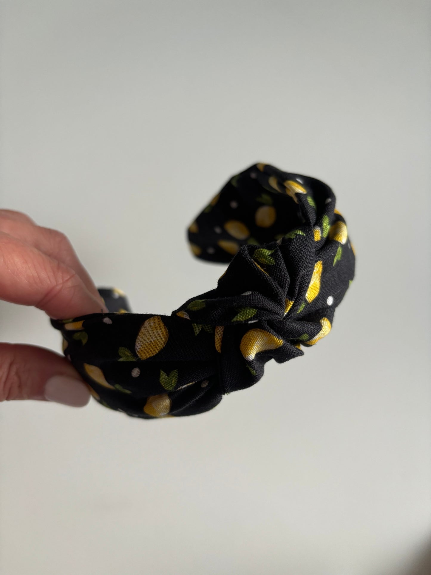 FINAL STOCK: Lemons on Black - Knotted Headband