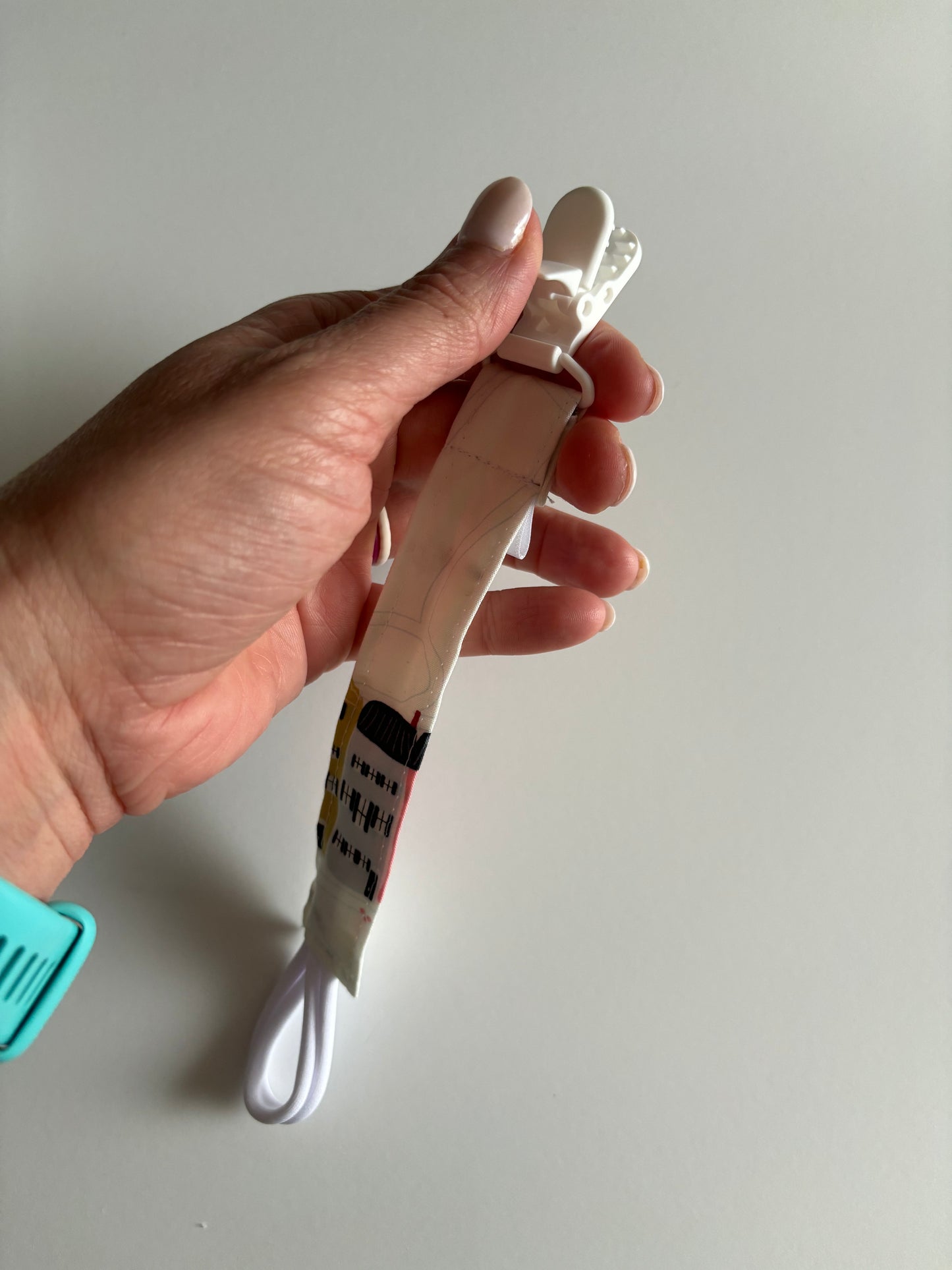 Rainbow Row - Paci Clip