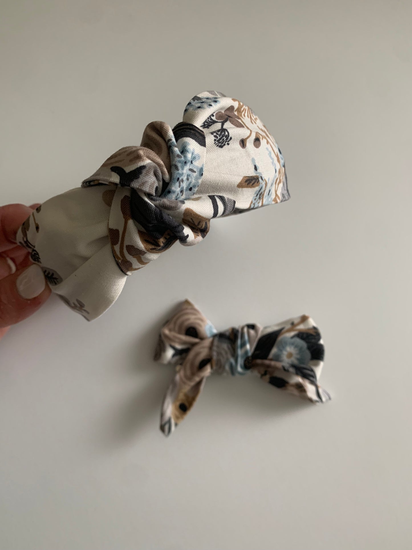 Garden Party Vines in Linen - Knotted Headband