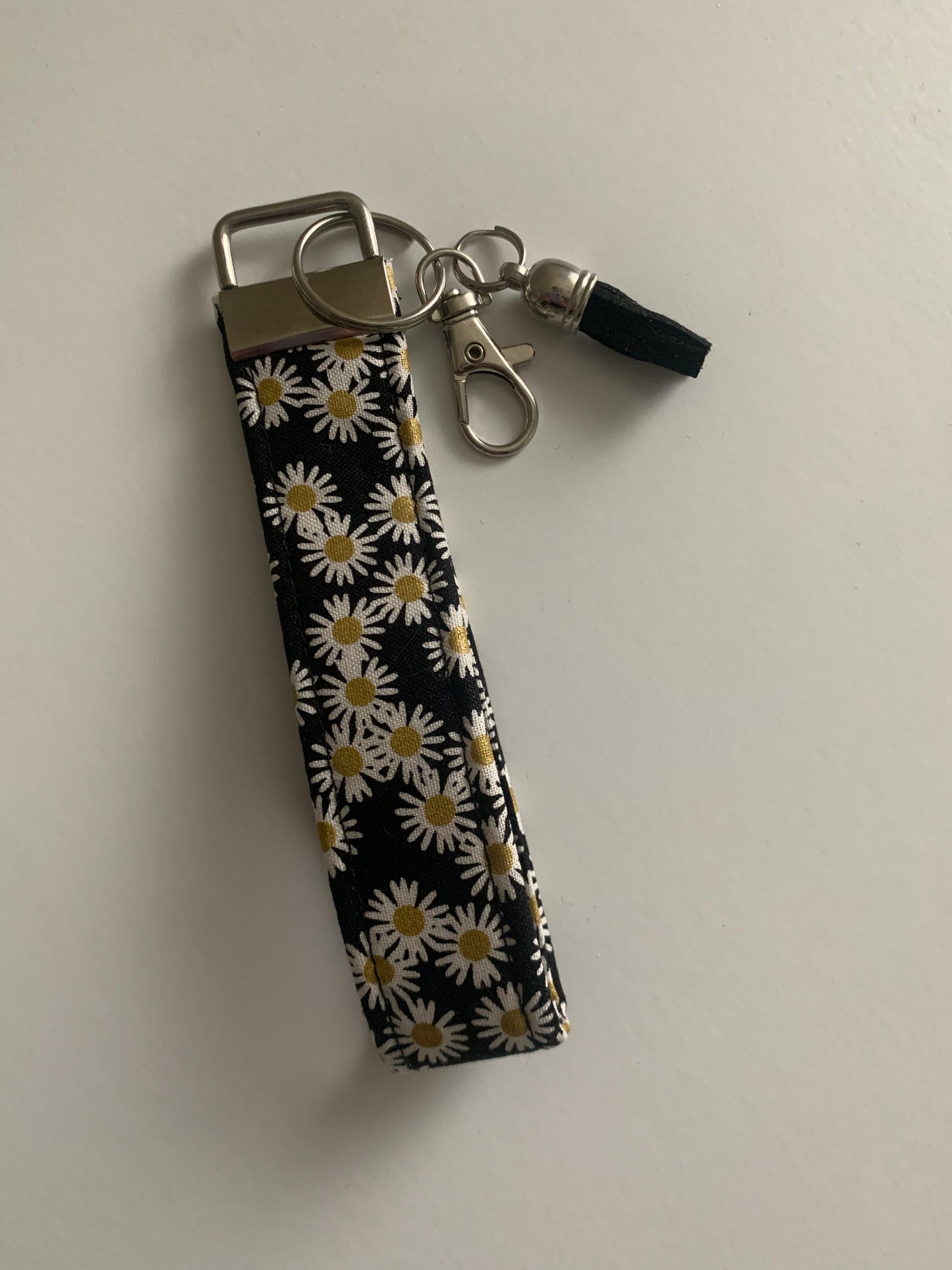Sparkly Daisies on Black - Keychain