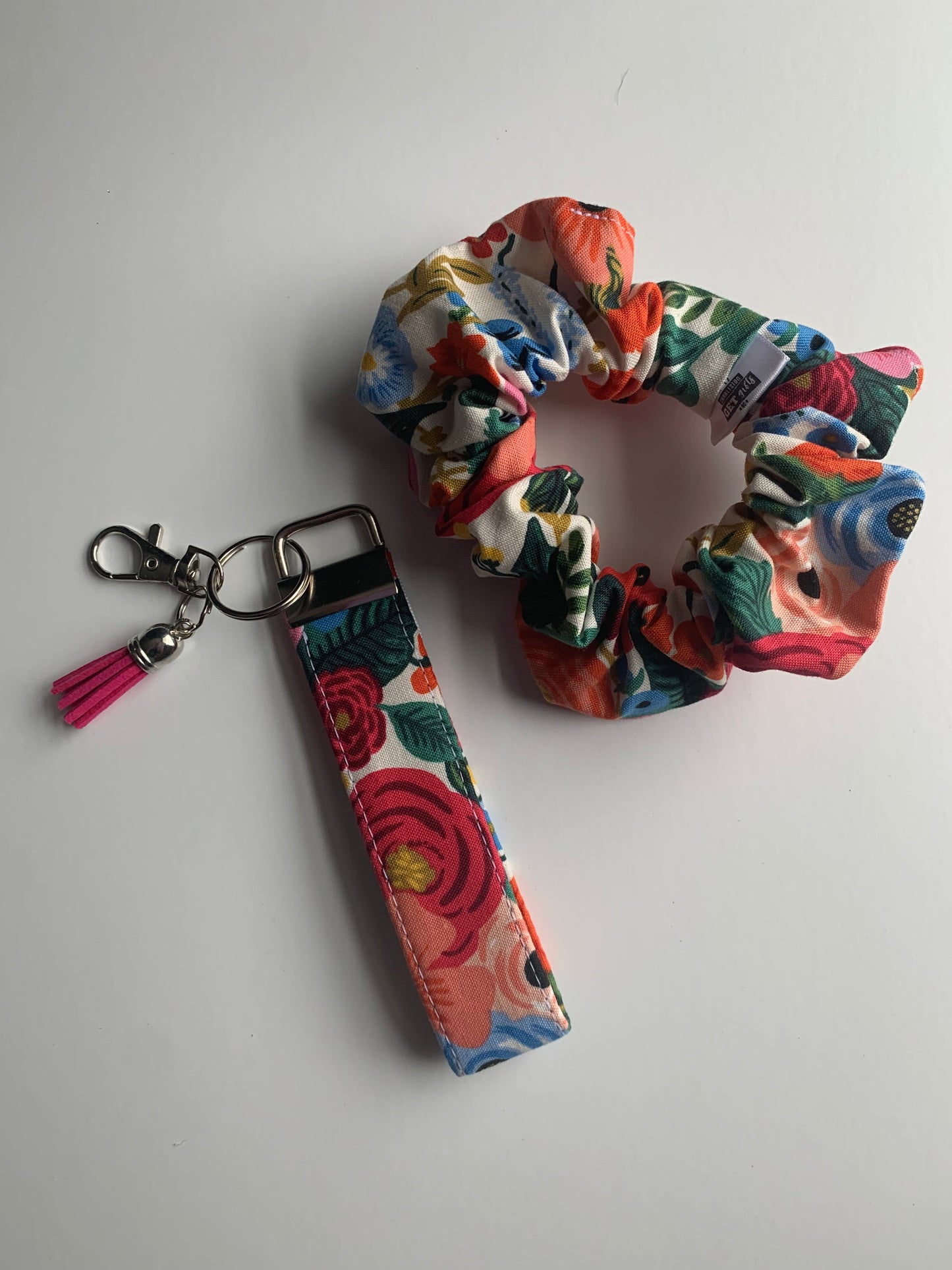 Garden Party Cream - Keychain