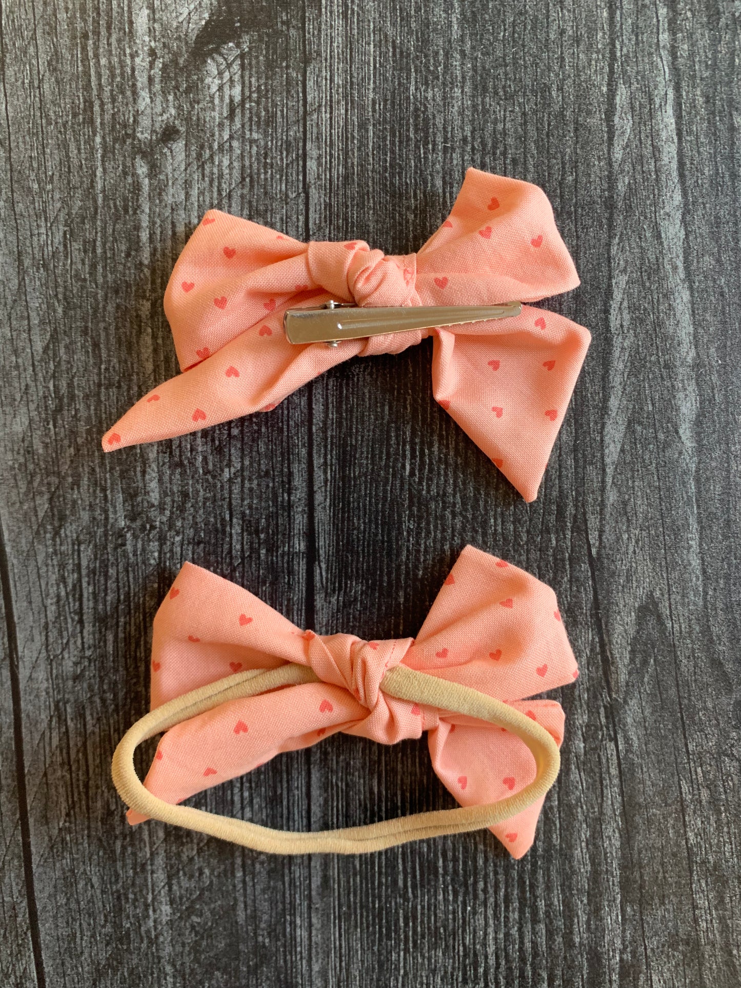 Hearts on Rose - Hair Bows