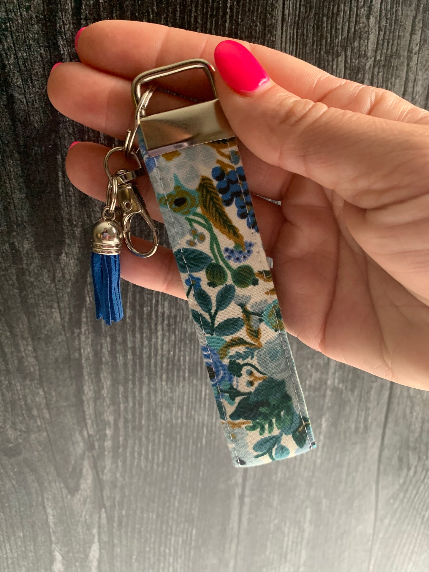 Petite Garden Party Blue - Keychain