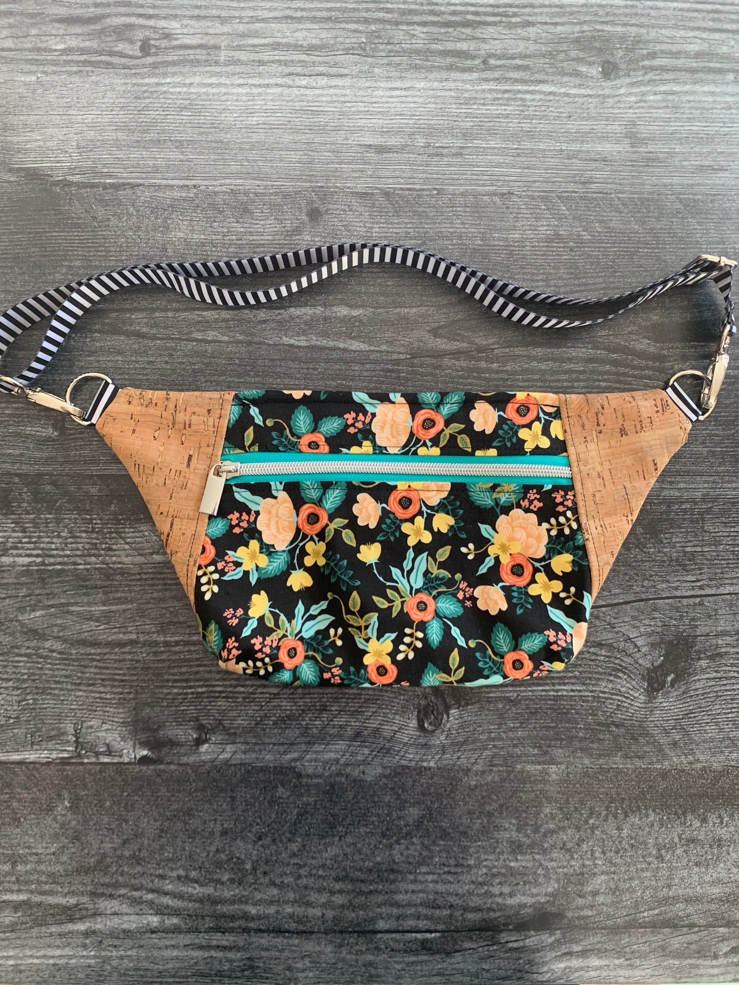 Birch Black - Hip Sling Bag