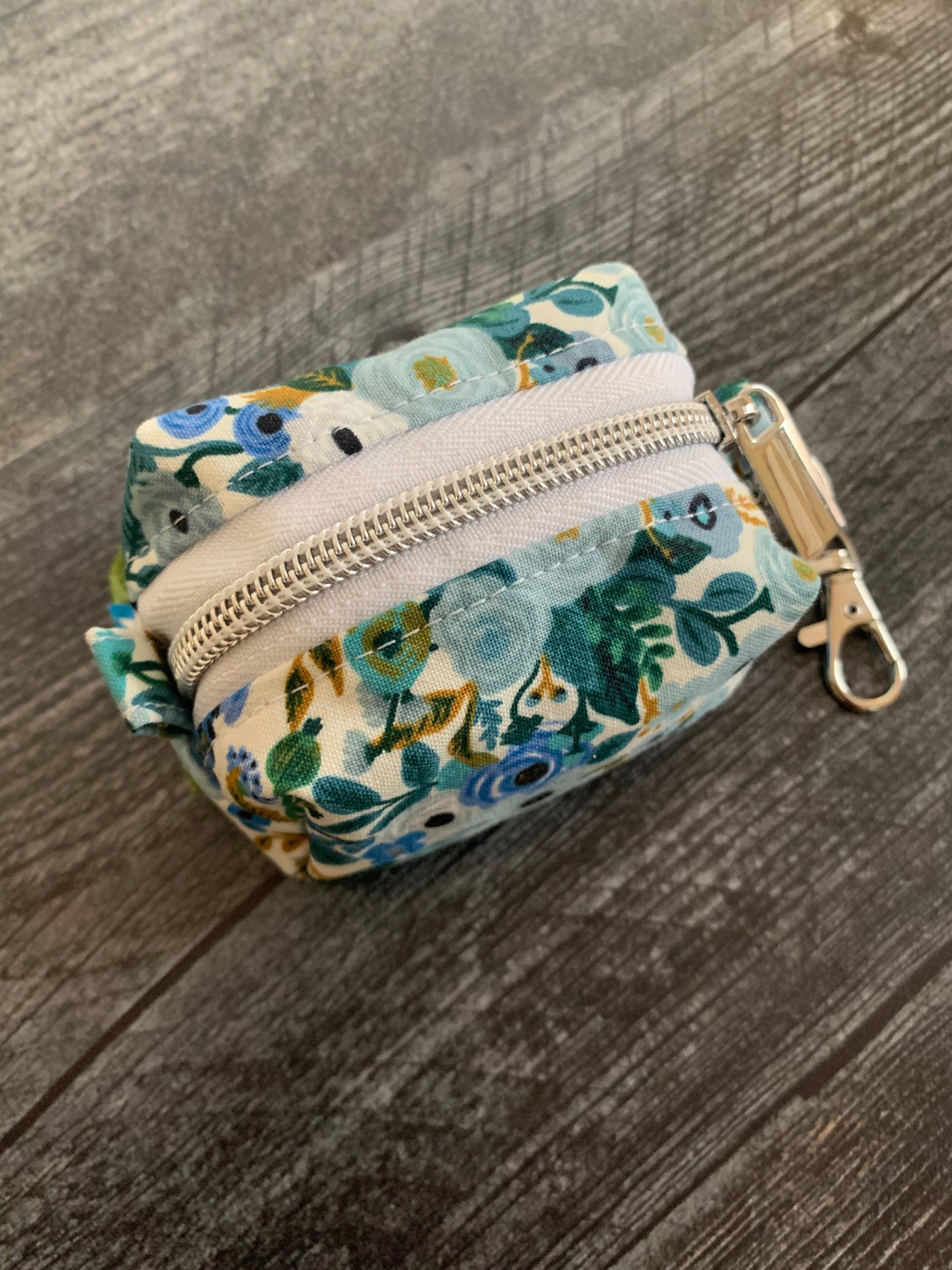 Petite Garden Party Blue - Waste Bag Dispenser