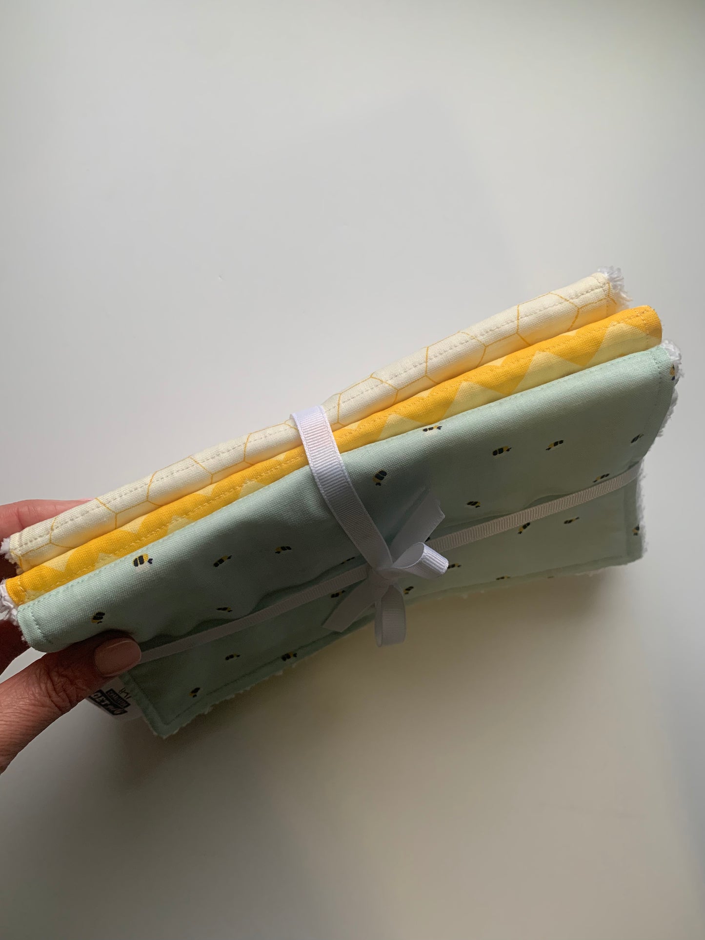 Bees on Baby Blue - Burp Cloths Set
