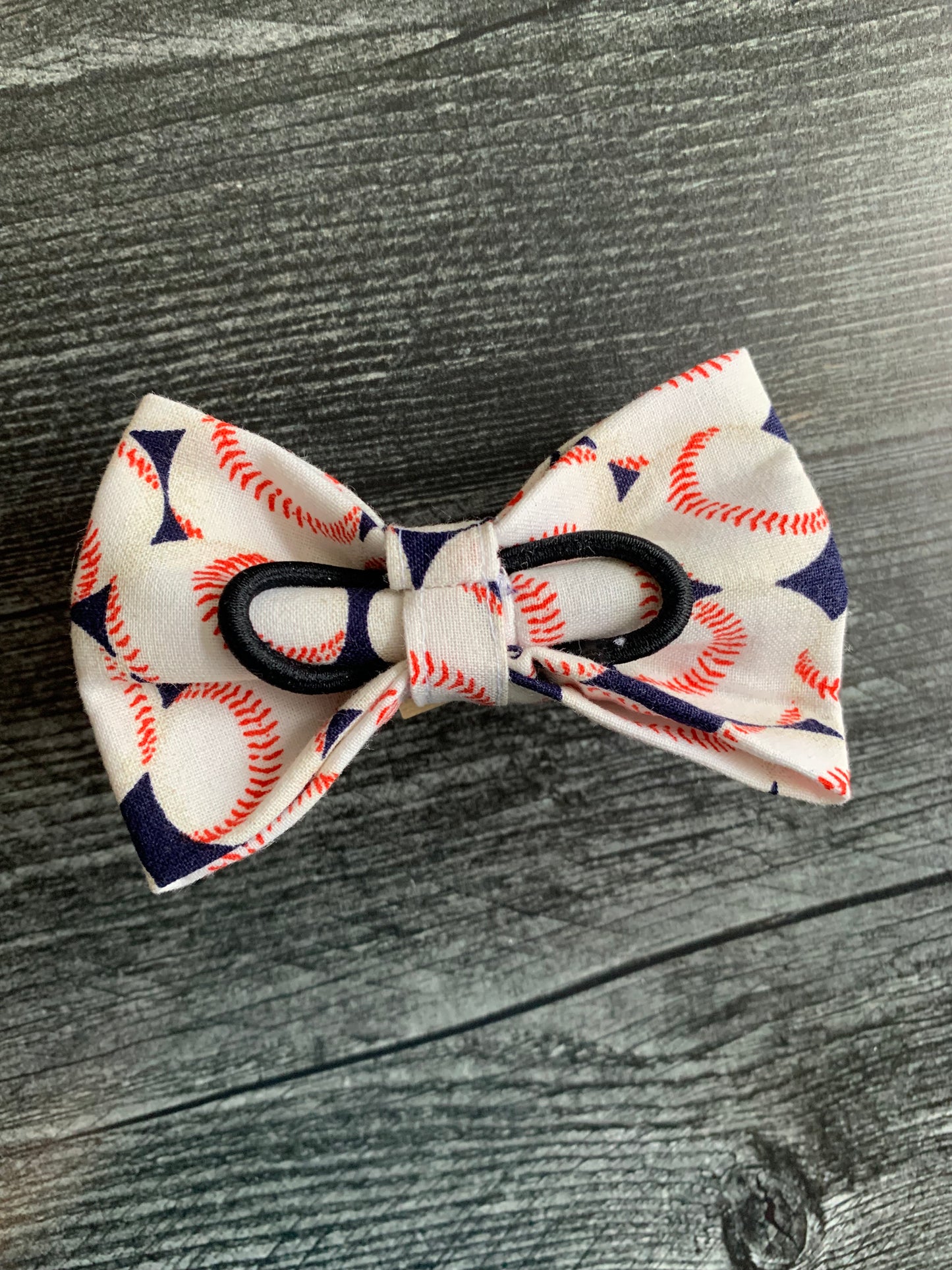 Baseballs on Navy - Pet Bow Tie