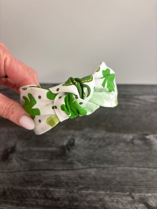 Clovers on White - Knotted Headband