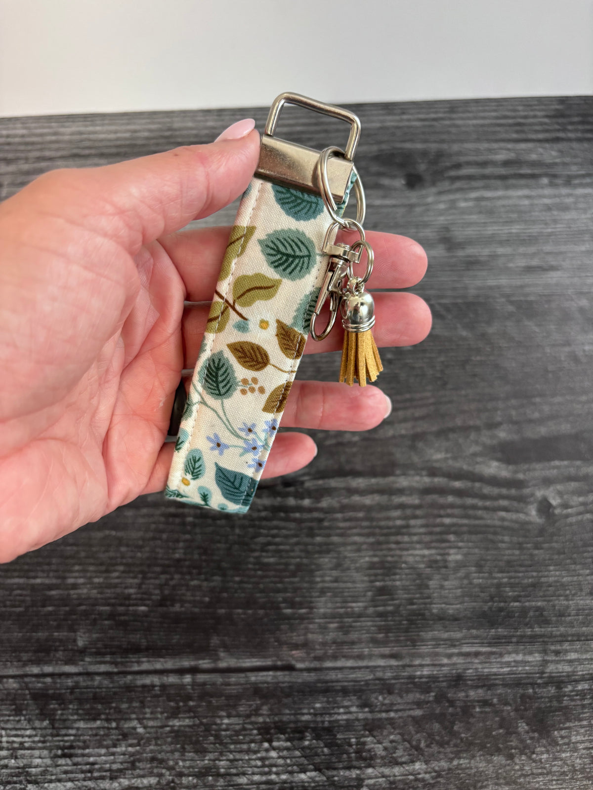 Verte Cream - Key Chain
