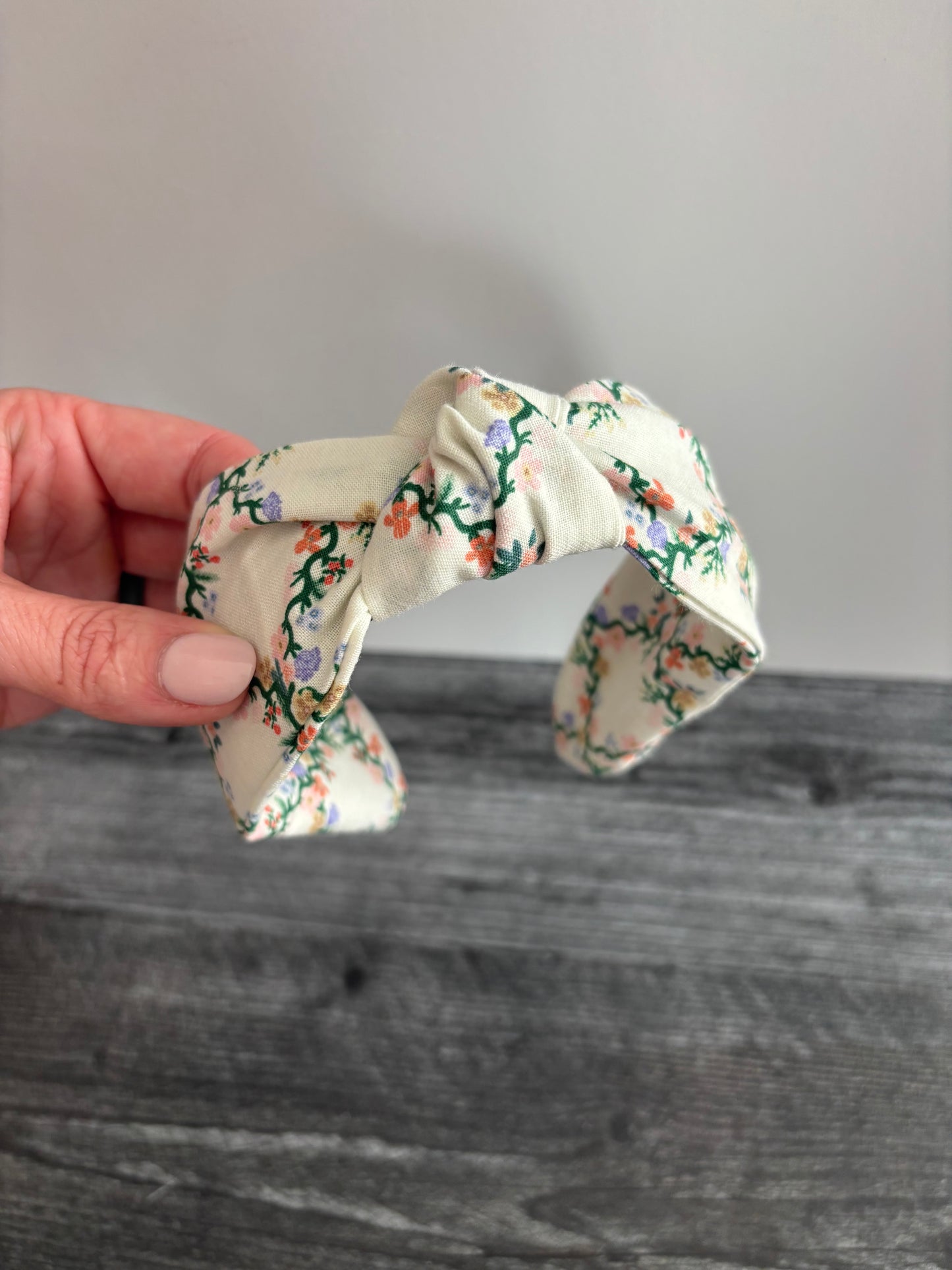 Floral Trellis Cream - Knotted Headband