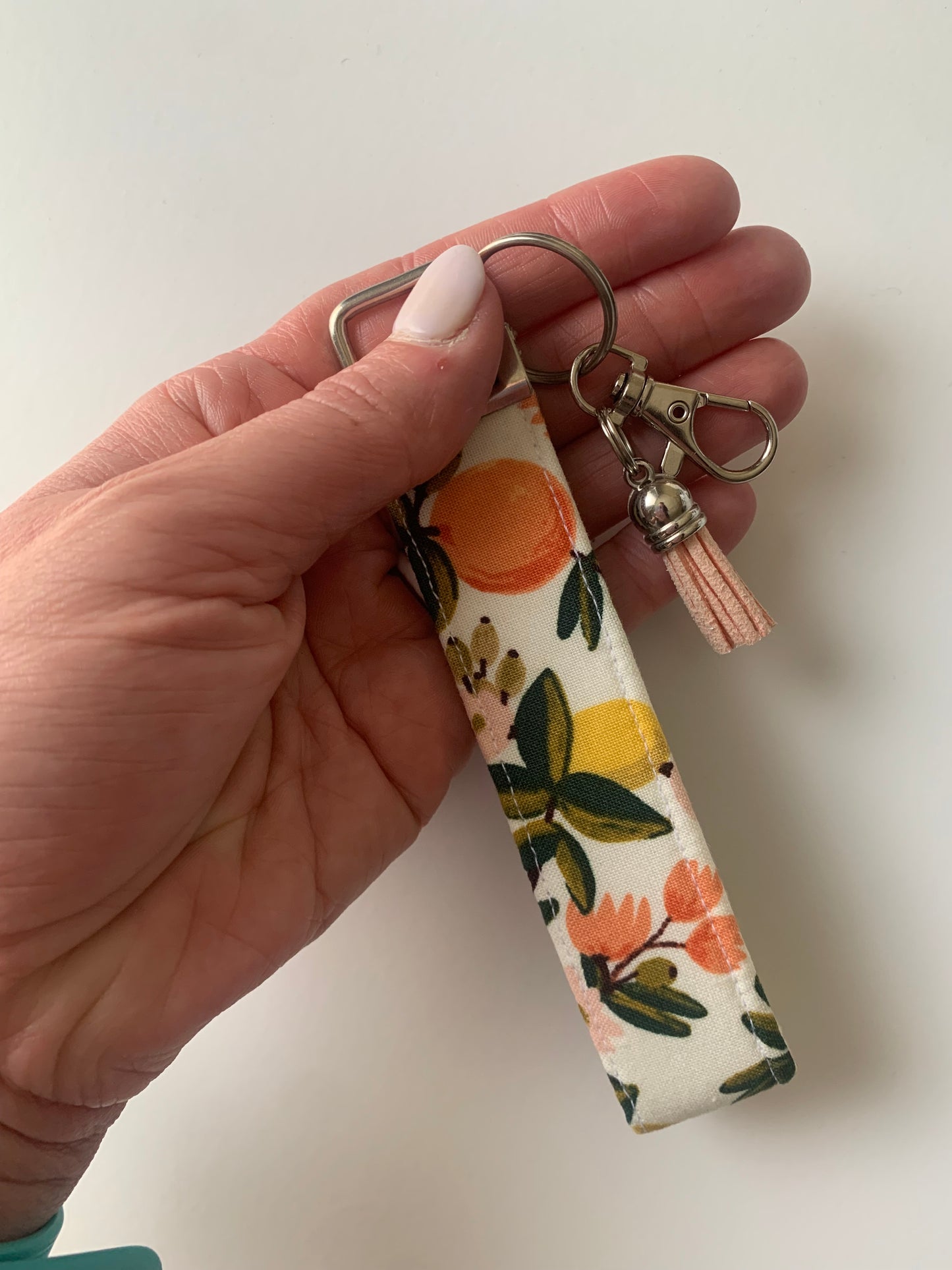 Citrus Floral Cream - Keychain