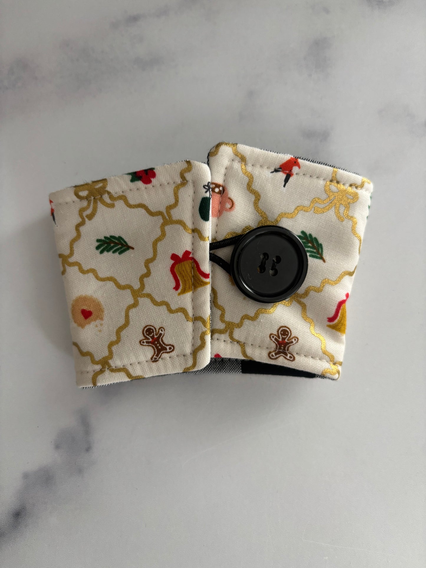 Holiday Argyle Cream and Gold - Reusable Coffee Sleeve