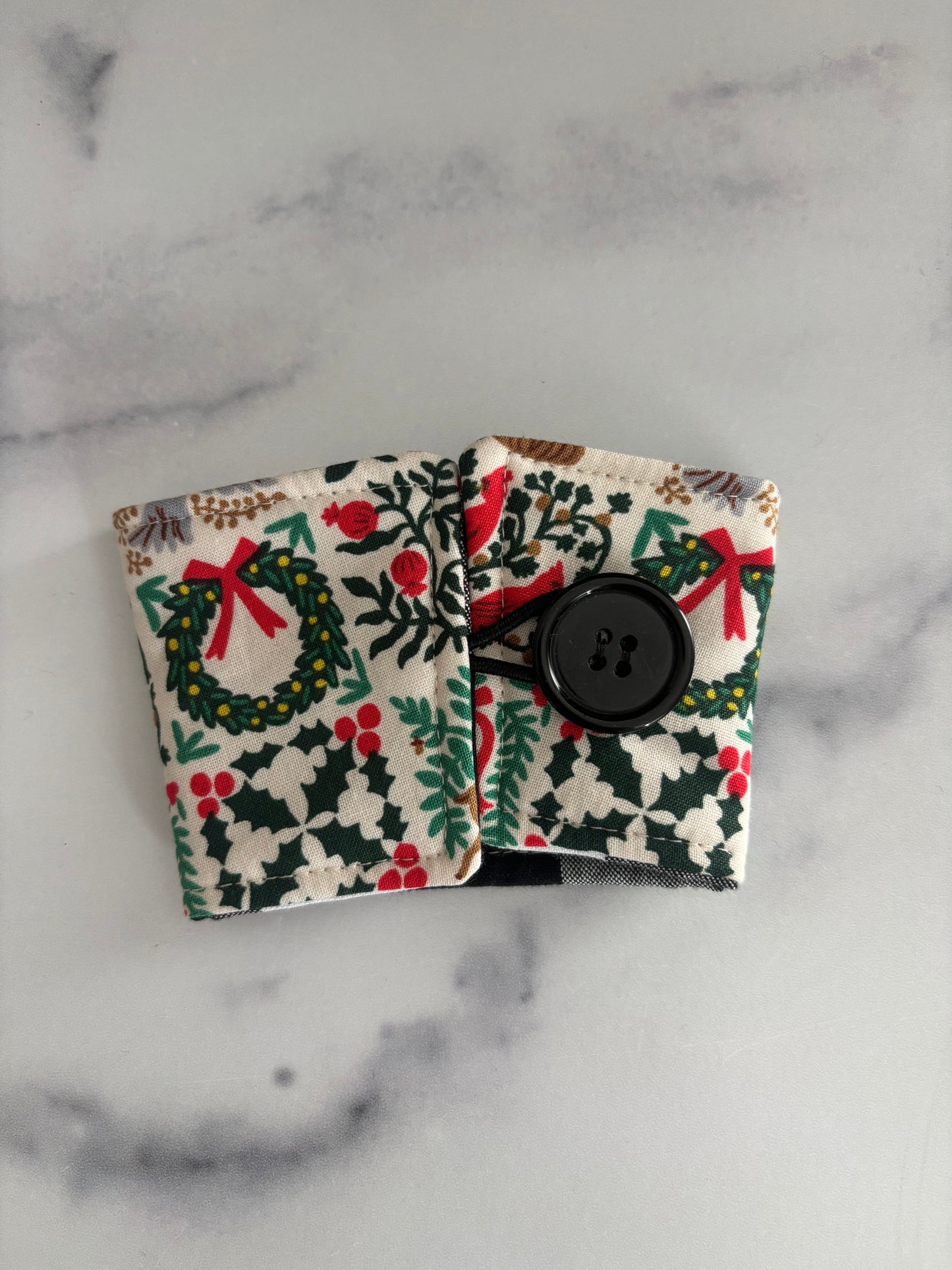 Christmastide Cream - Reusable Coffee Sleeve