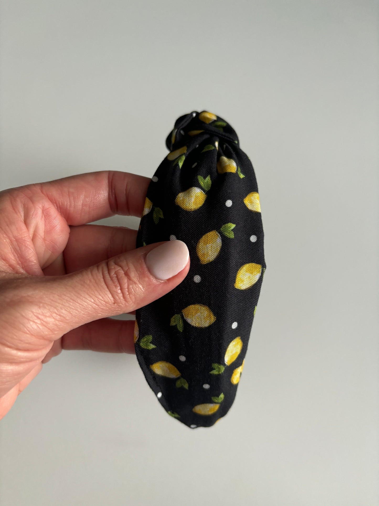 FINAL STOCK: Lemons on Black - Knotted Headband