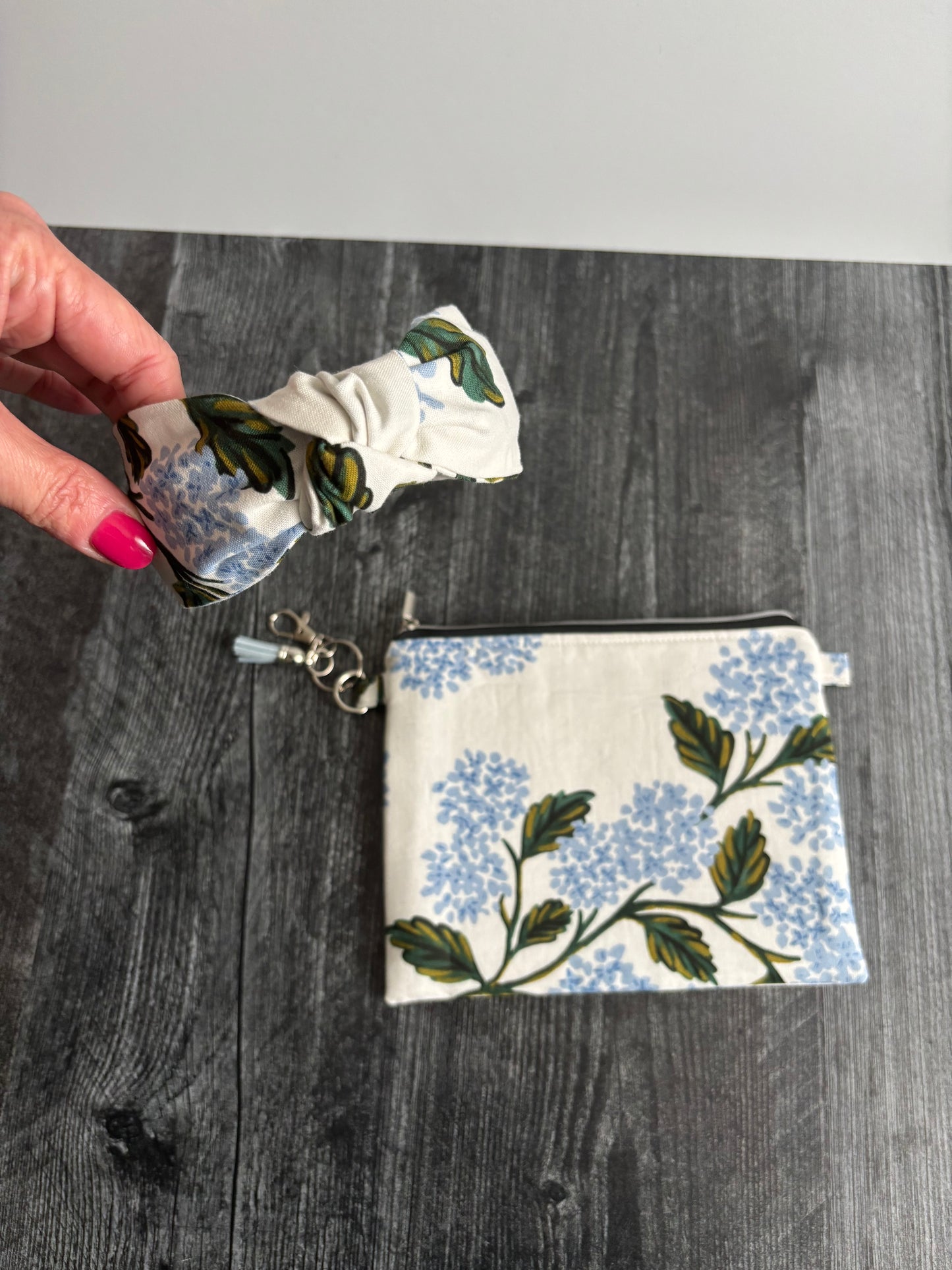 Hydrangeas on Cream - Zippered Pouch (Medium Sized)