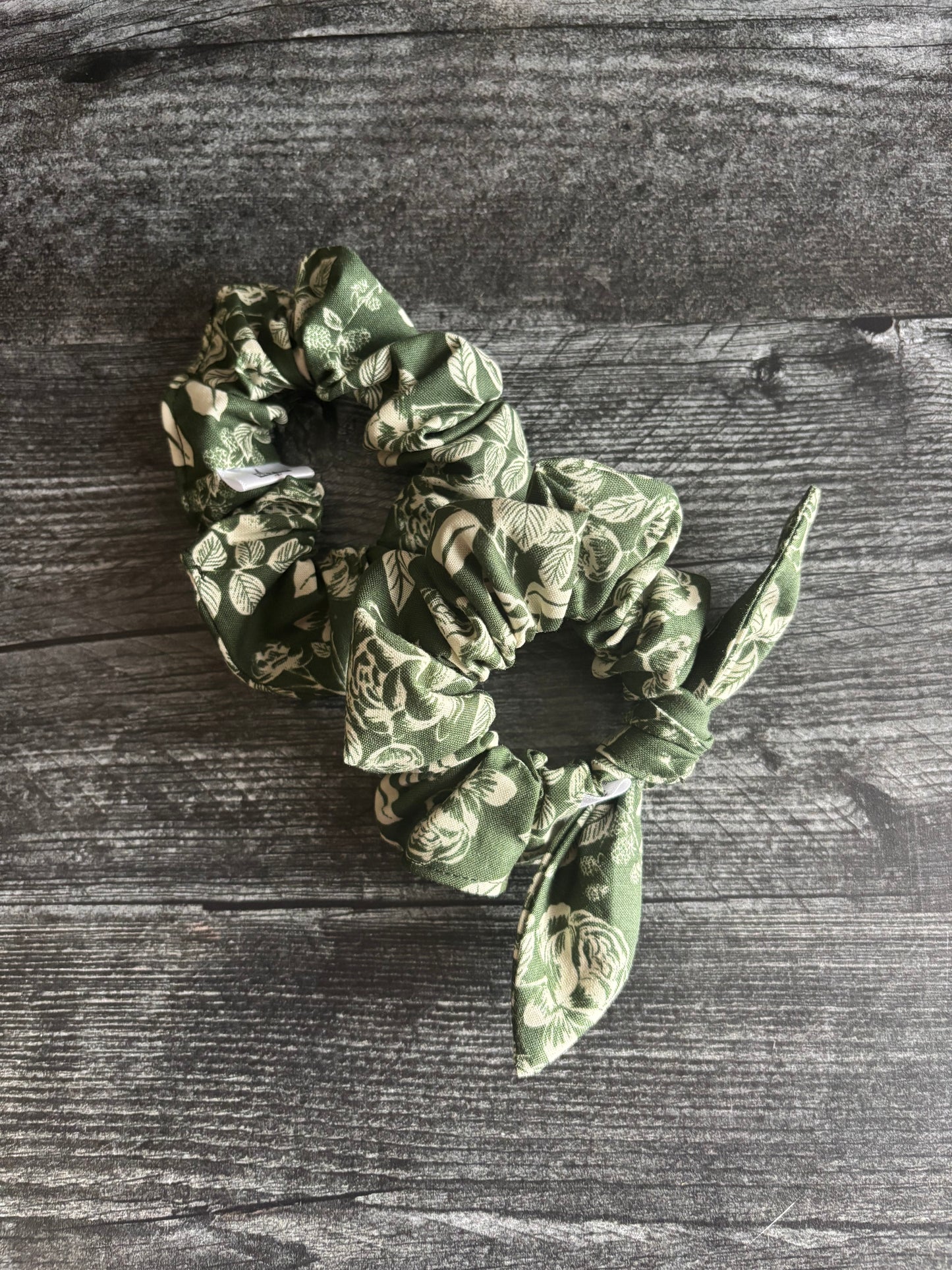 English Rose Hunter & Cream  - Cotton Scrunchie