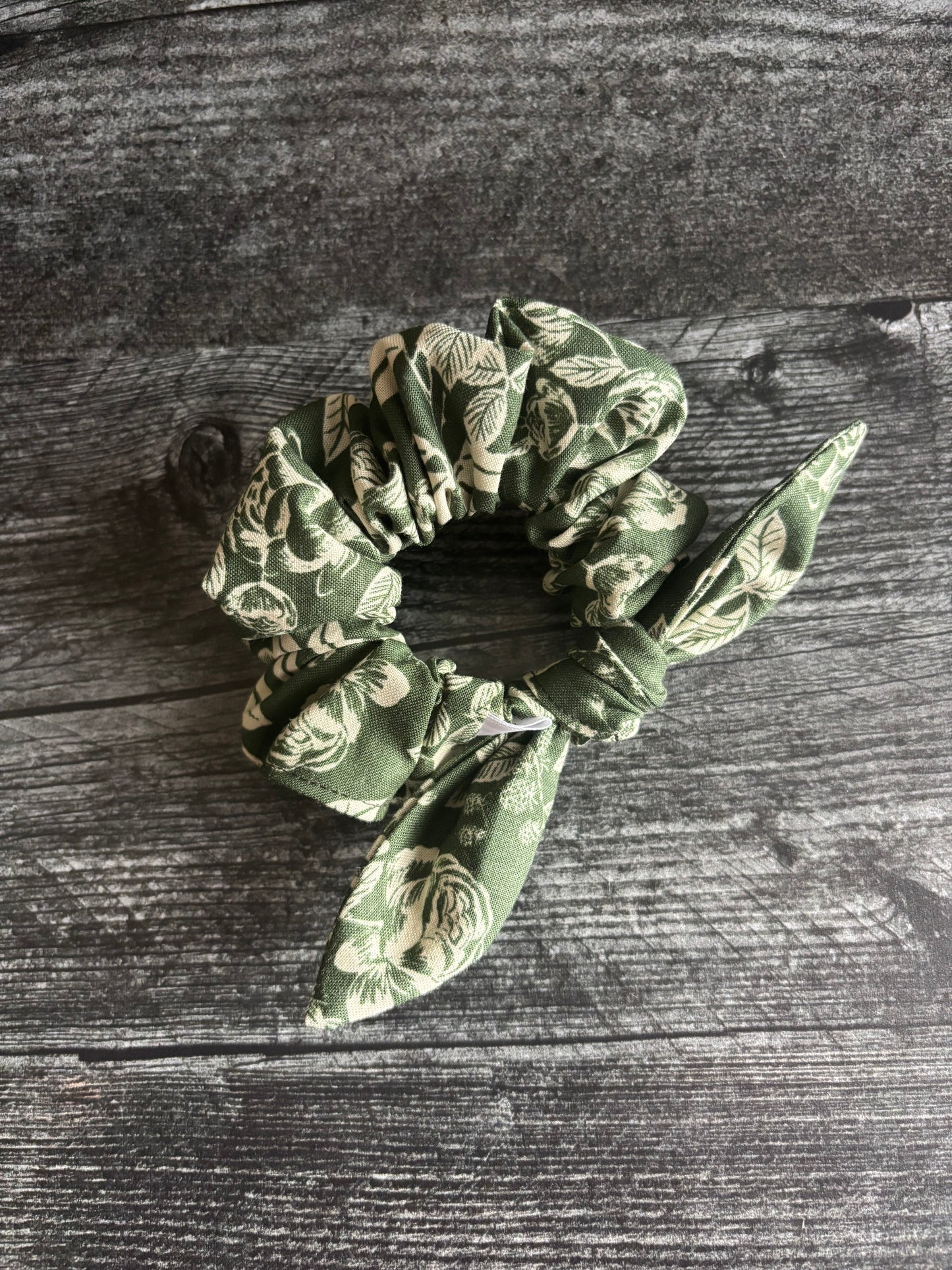 English Rose Hunter & Cream  - Cotton Scrunchie