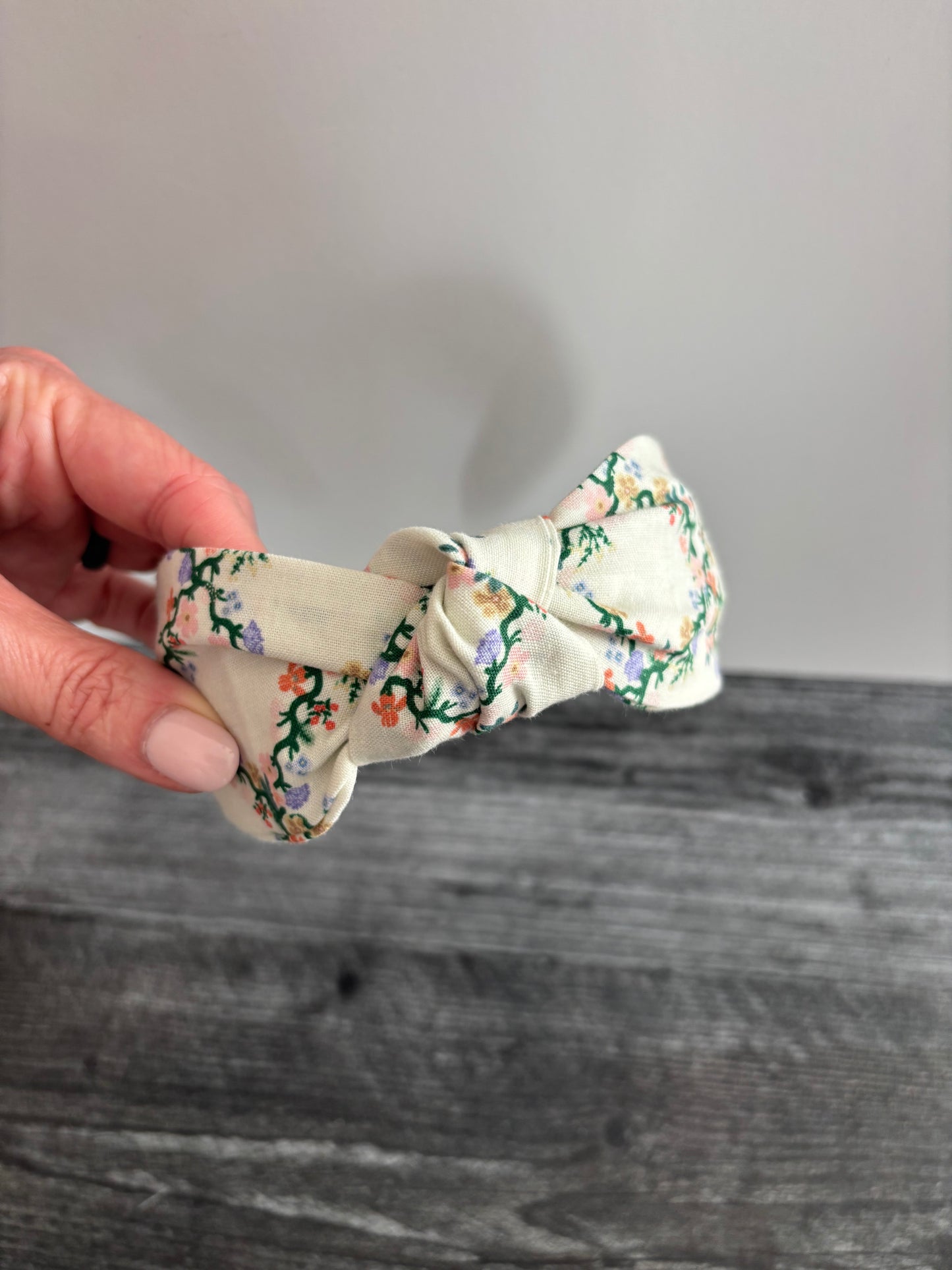 Floral Trellis Cream - Knotted Headband