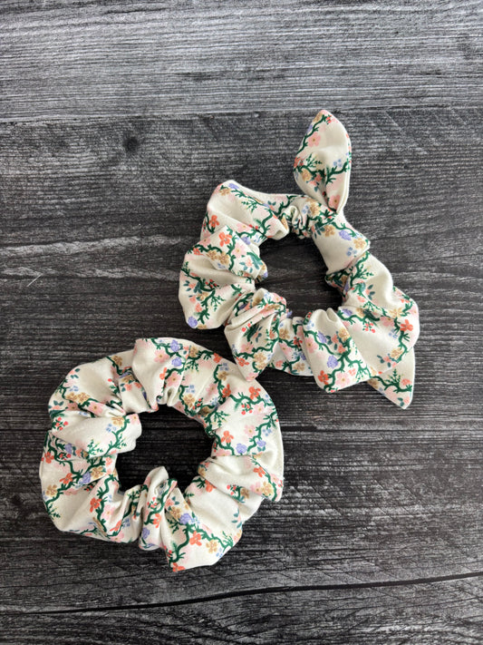 Floral Trellis Cream - Cotton Scrunchie