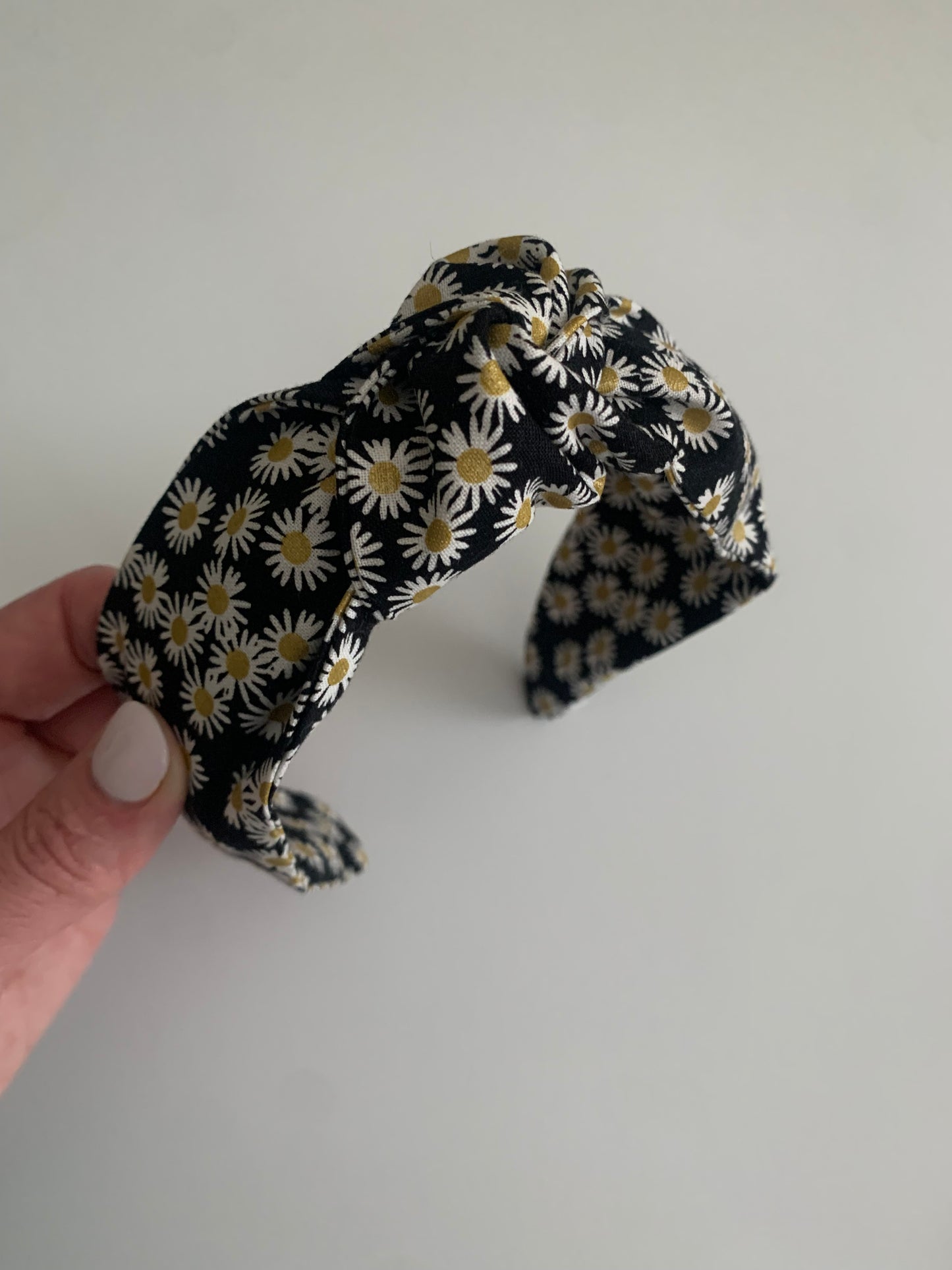 Sparkly Daisies on Black - Knotted Headband