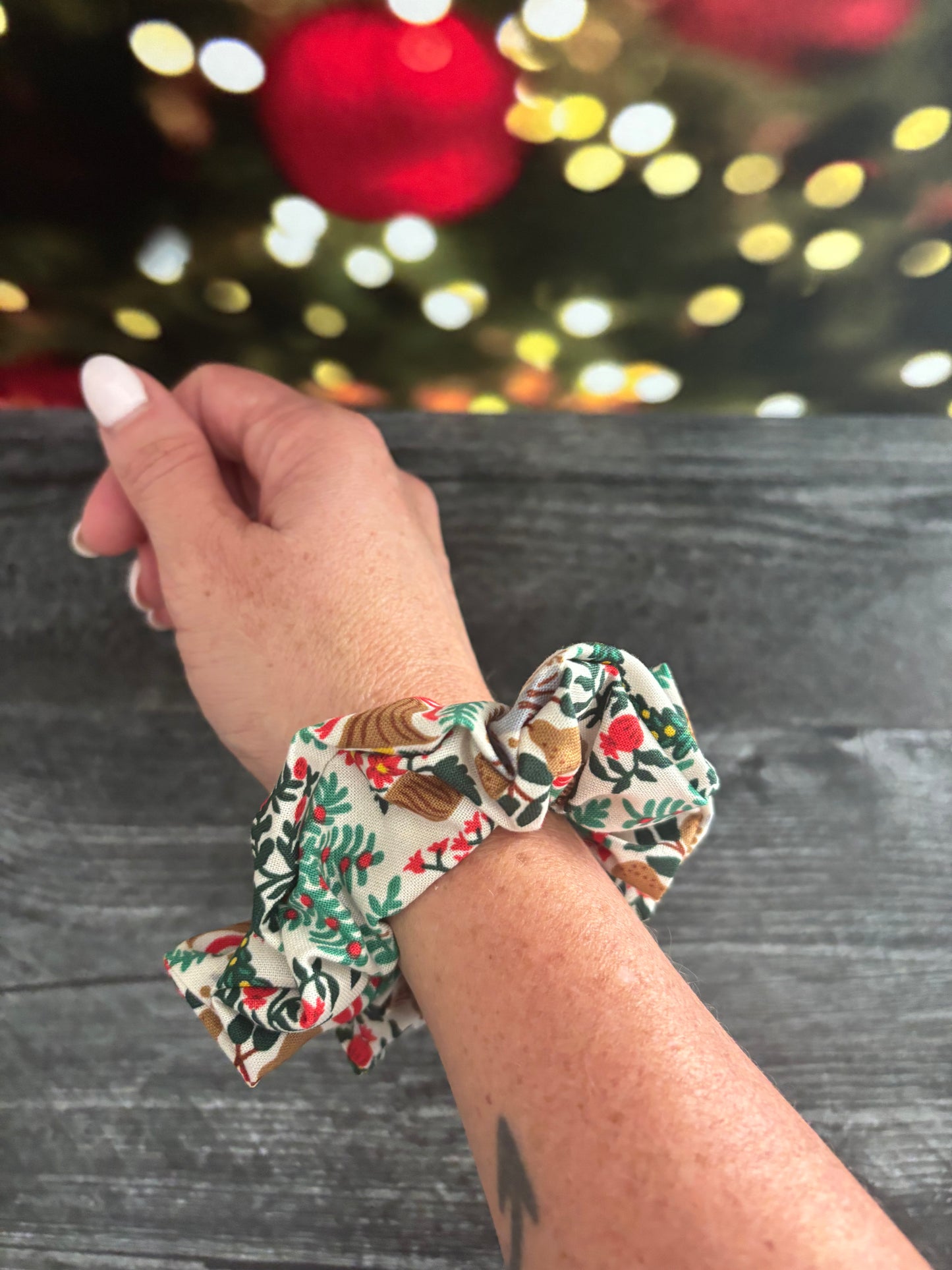 Christmastide Cream - Cotton Scrunchie