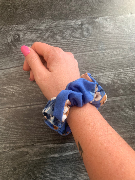 Blue Hawaiian Floral - Knit Scrunchie