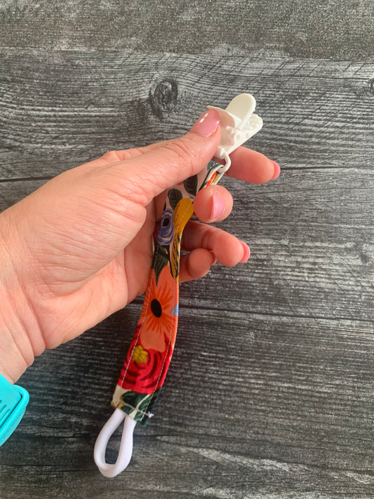 Garden Party Cream - Paci Clip